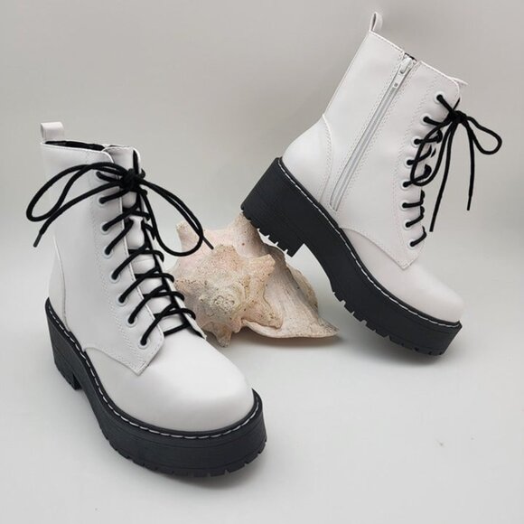 Soda Shoes - White Combat Boots On Chunky Platform with Lug Soles and Side Zipper